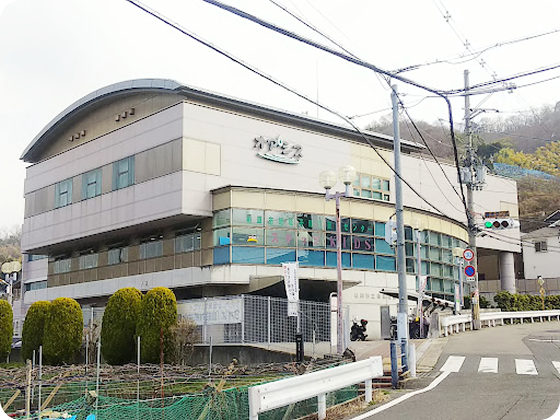 柏原市立健康福祉センターオアシスの外観