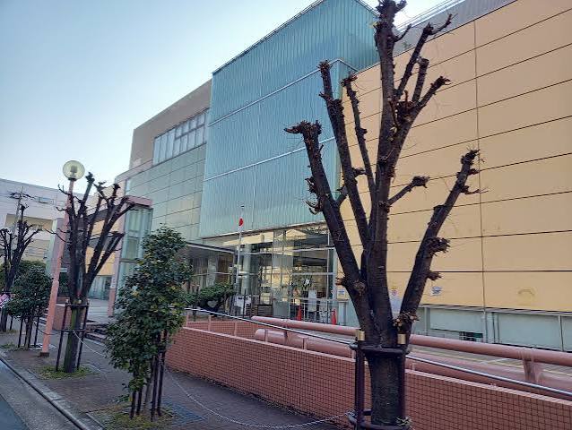 鶴見区民センターの外観